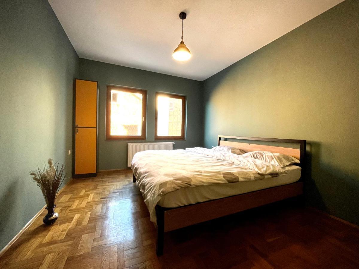 Hostel Prishtina Backpackers Pristina Extérieur photo