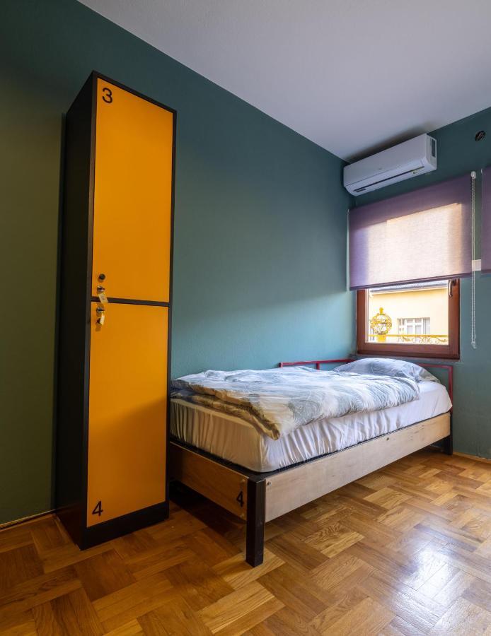 Hostel Prishtina Backpackers Pristina Extérieur photo