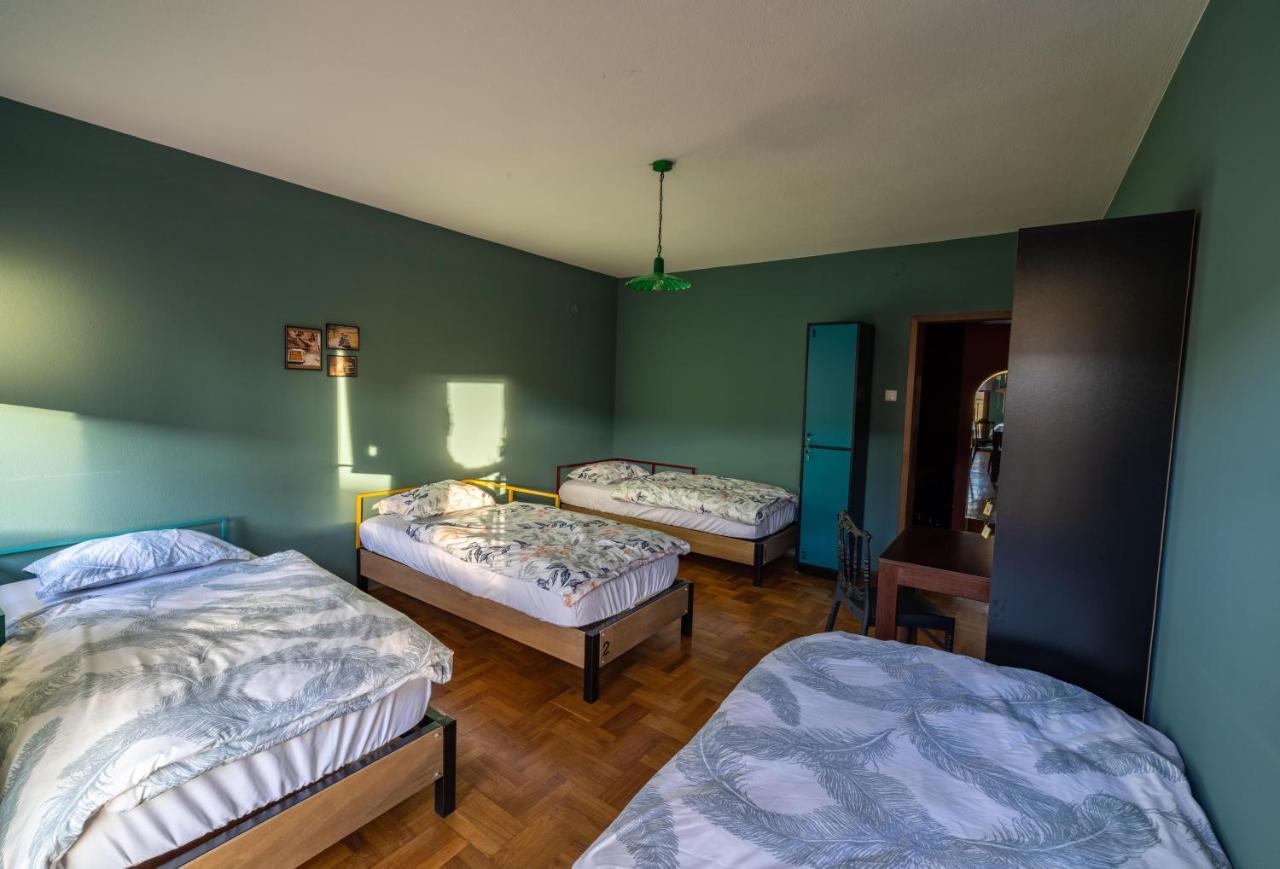 Hostel Prishtina Backpackers Pristina Extérieur photo