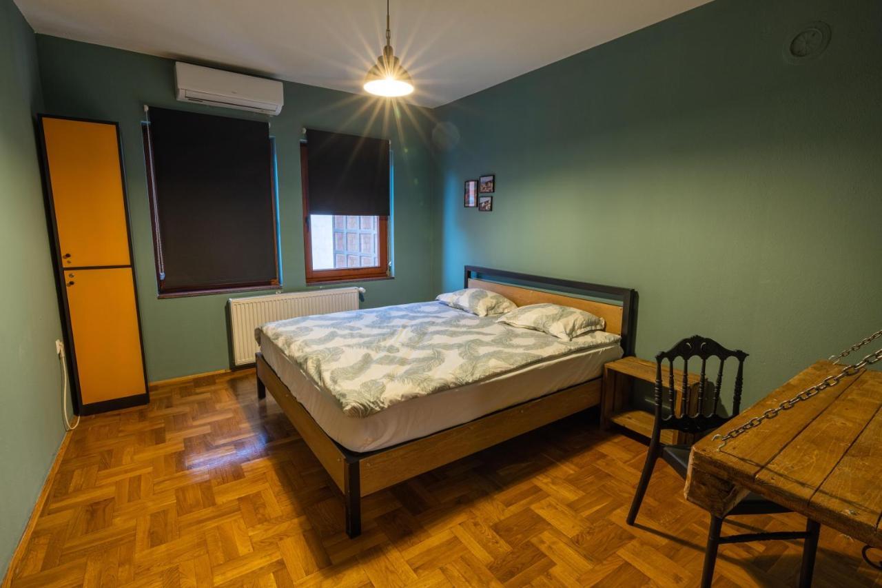 Hostel Prishtina Backpackers Pristina Extérieur photo