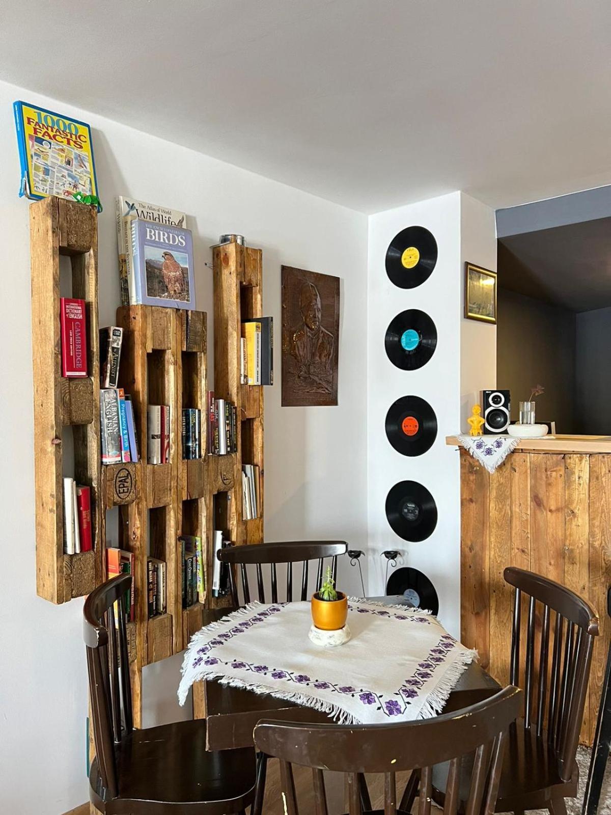 Hostel Prishtina Backpackers Pristina Extérieur photo